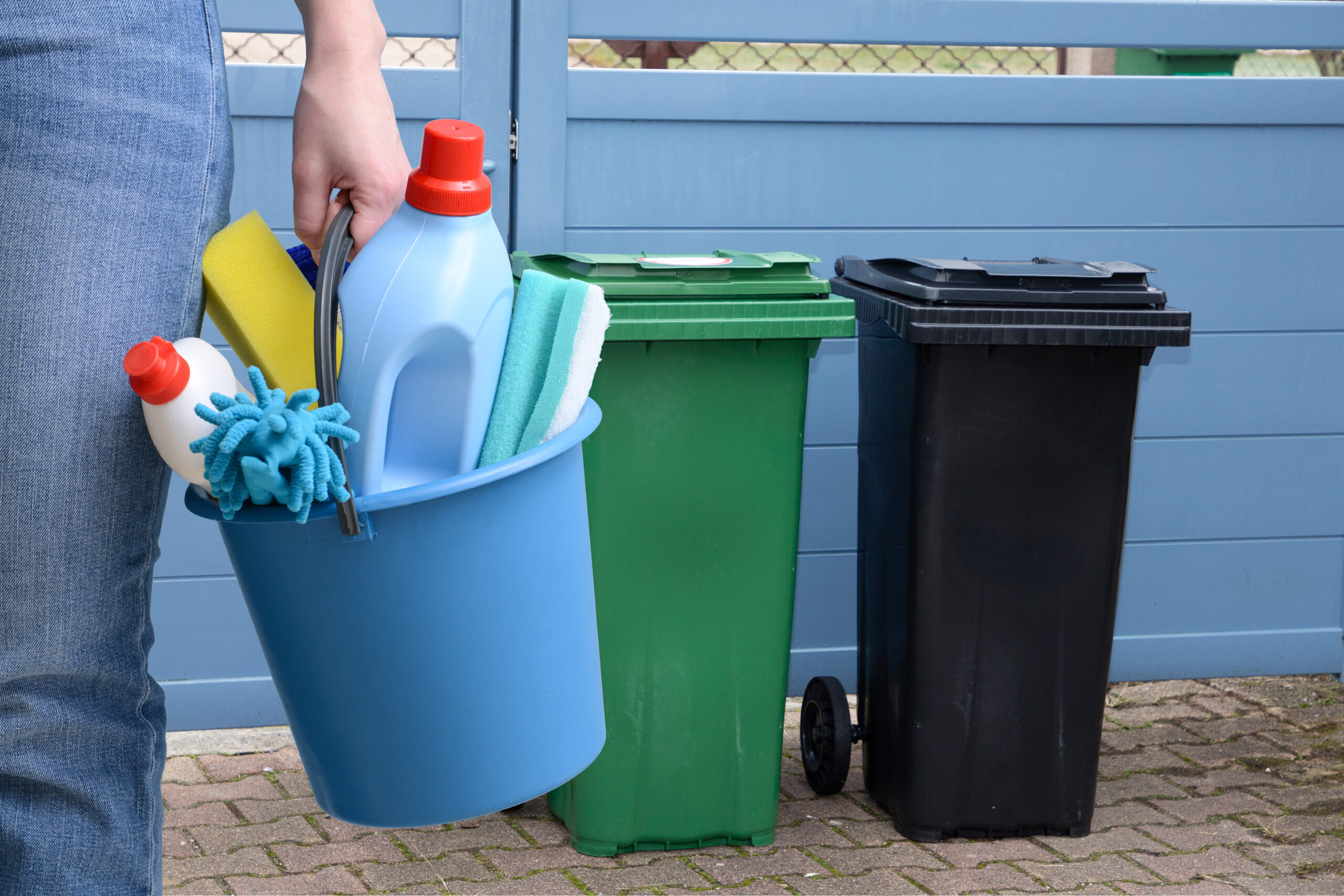 Vask og vedlikehold av din avfallsbeholder på hjul